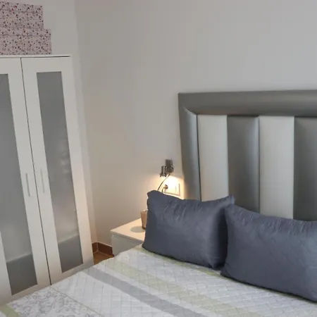 En Conil Con Piscina