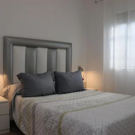 En Conil Con Piscina 科尼尔-德拉弗龙特拉