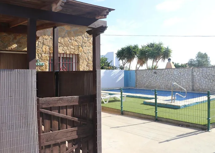En Conil Con Piscina Apartman *